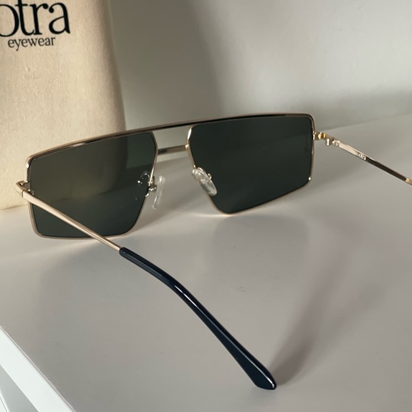 OTRA Gold Frame Sunglasses NWT - Picture 10 of 12